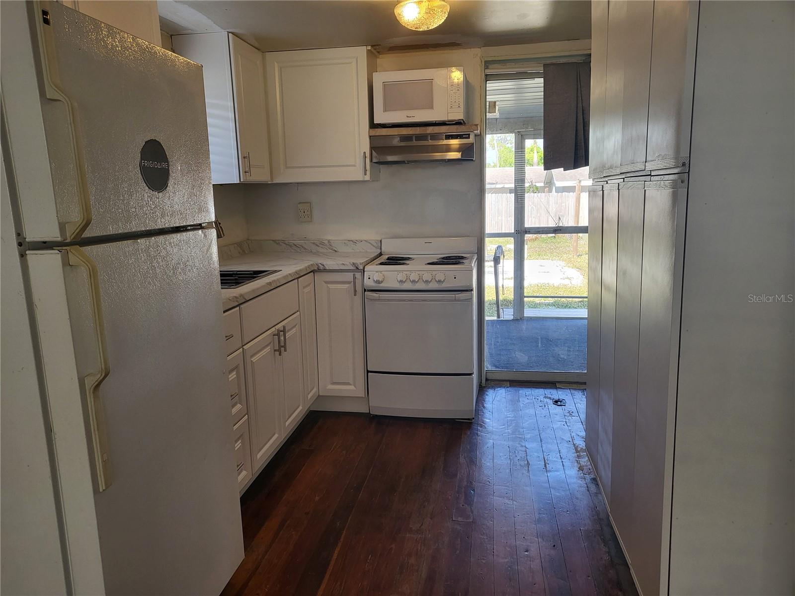 20 W BAY ST, ENGLEWOOD, FL, 34223