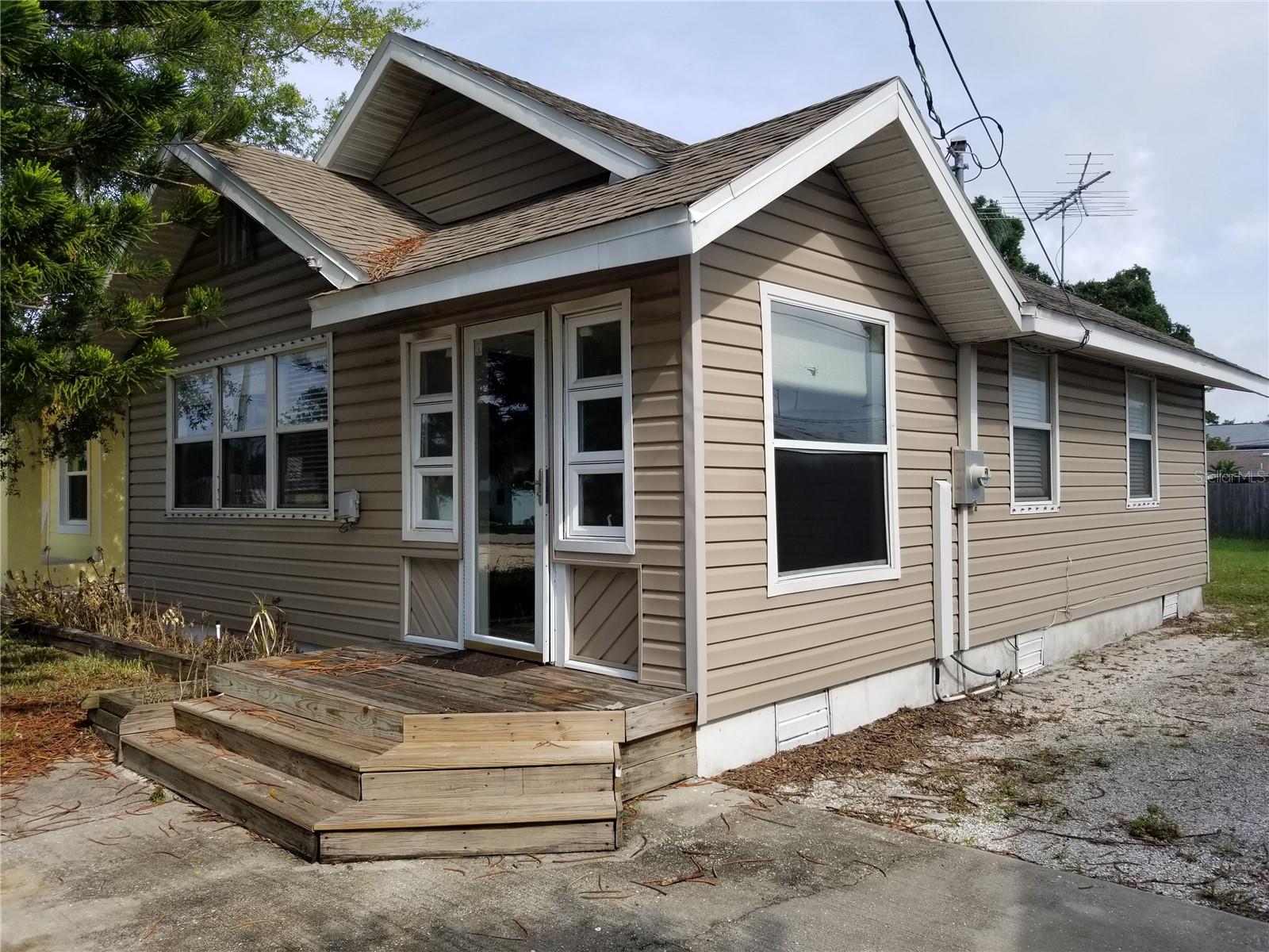 20 W BAY ST, ENGLEWOOD, FL, 34223