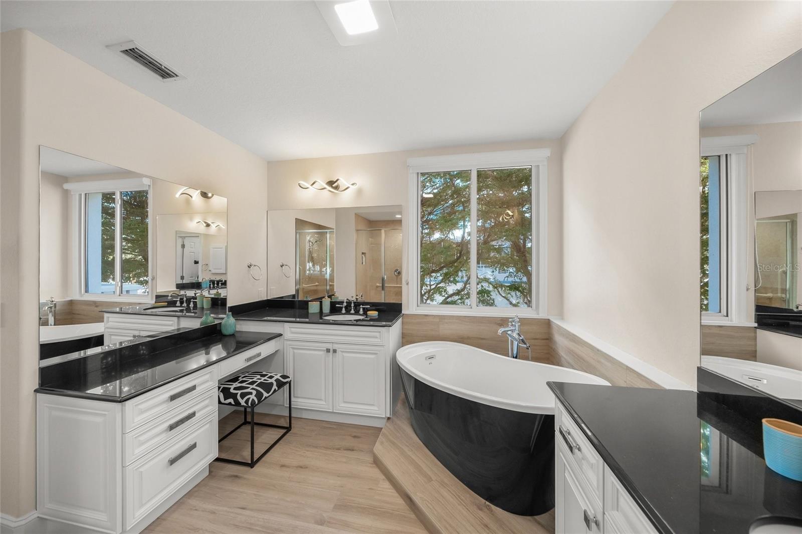 166 GOLDEN GATE PT #21, SARASOTA, FL, 34236