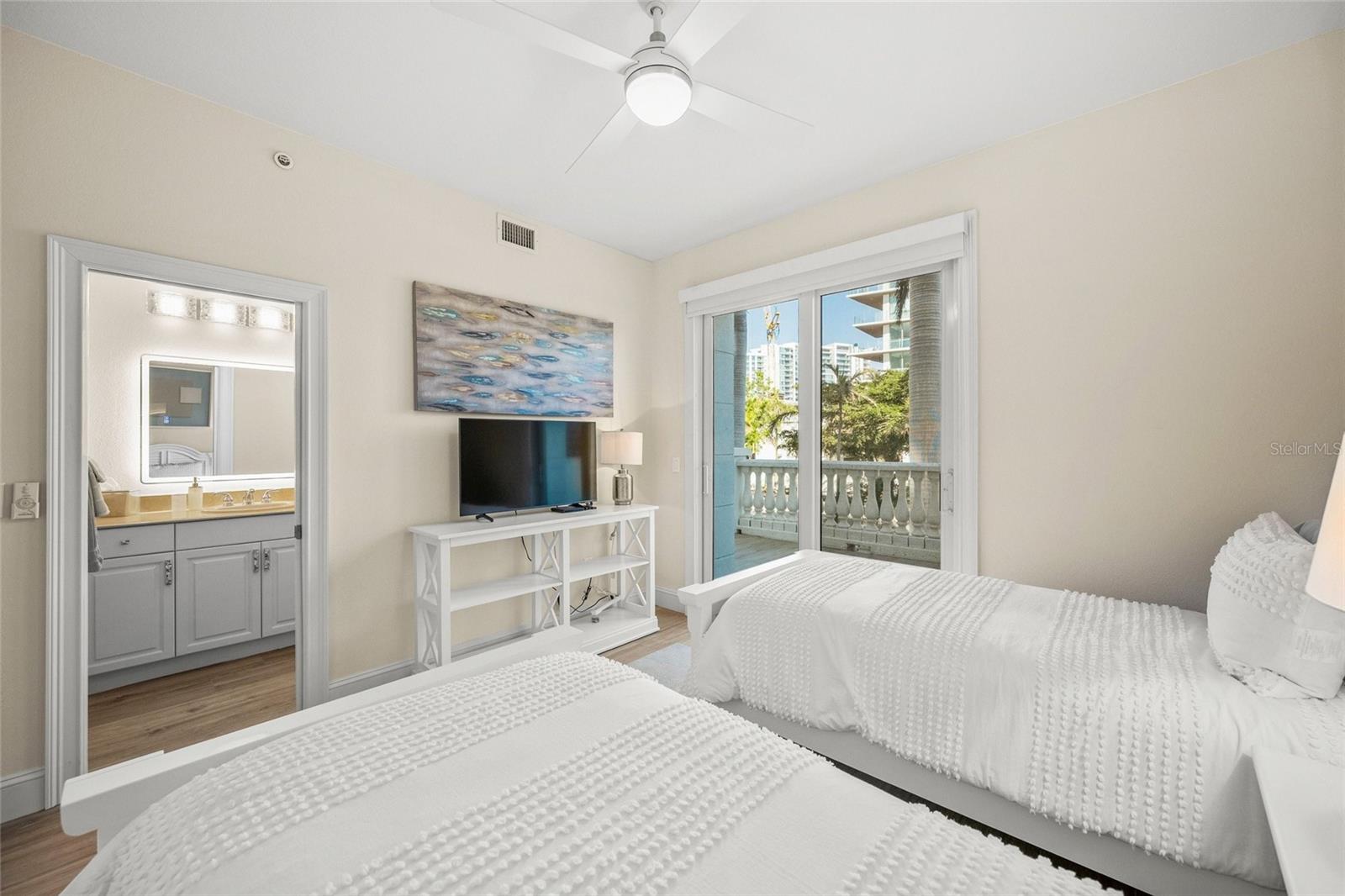 166 GOLDEN GATE PT #21, SARASOTA, FL, 34236