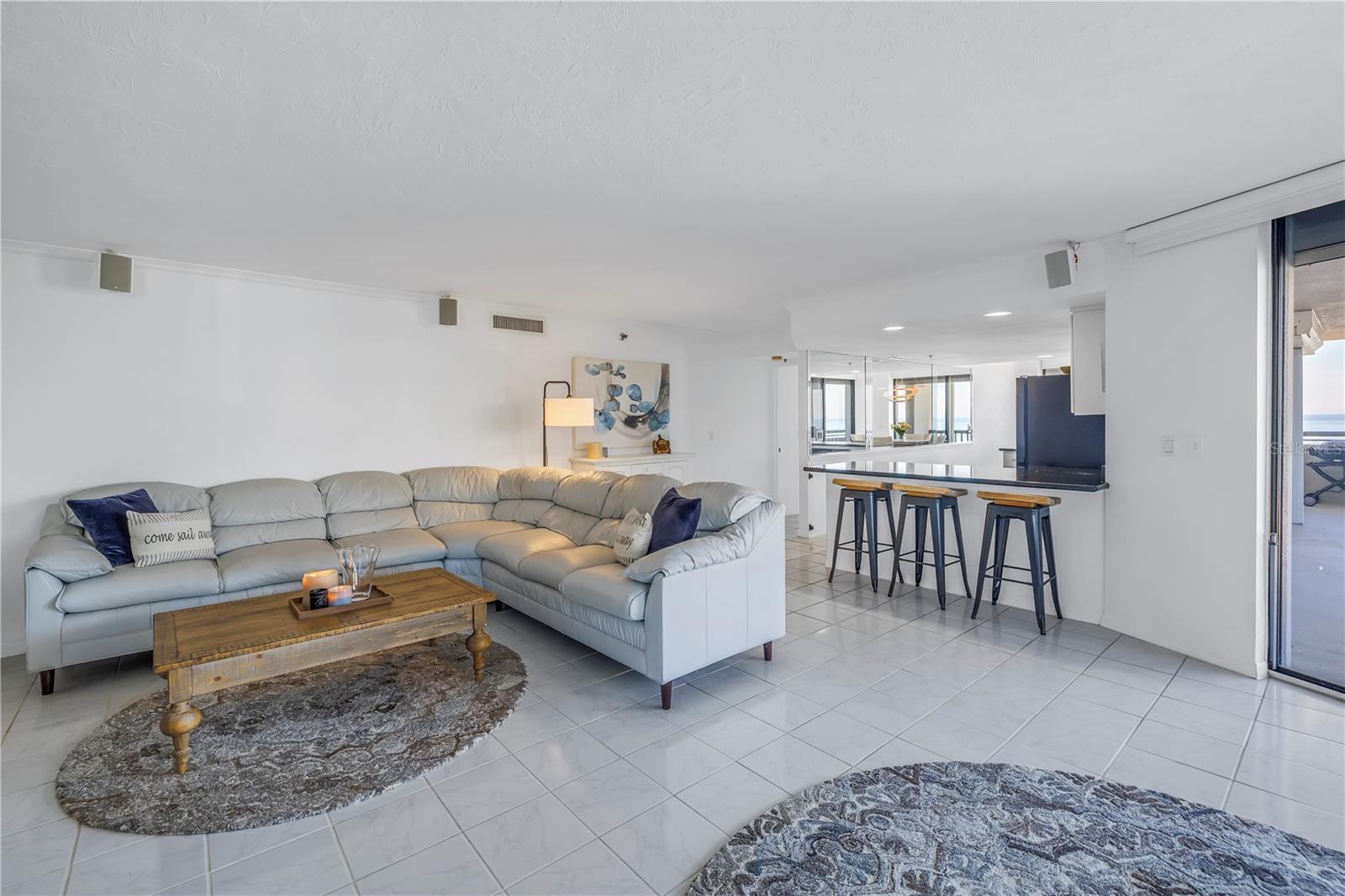1660 GULF BLVD #304, CLEARWATER BEACH, FL, 33767