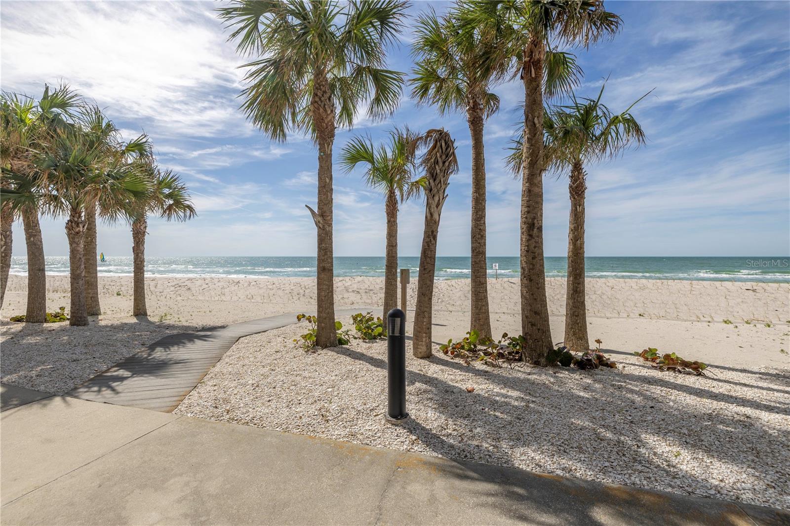 1660 GULF BLVD #304, CLEARWATER BEACH, FL, 33767