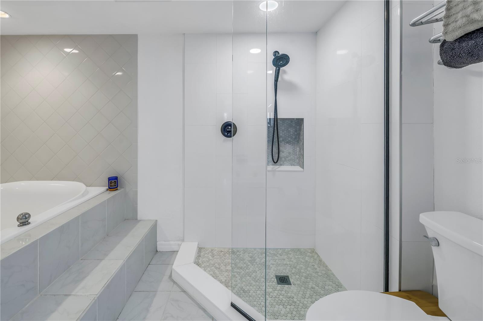 1660 GULF BLVD #304, CLEARWATER BEACH, FL, 33767