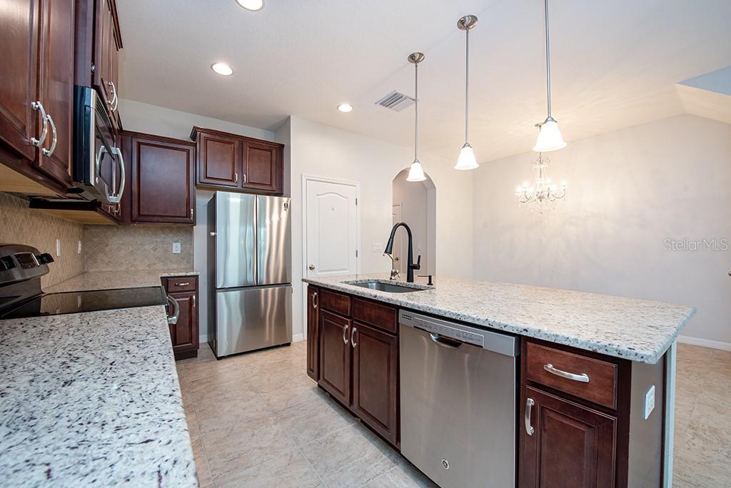 10415 BUTTERFLY WING CT, RIVERVIEW, FL, 33578