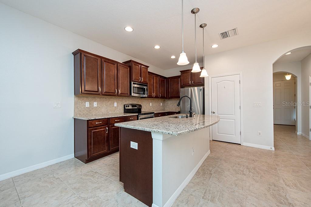 10415 BUTTERFLY WING CT, RIVERVIEW, FL, 33578