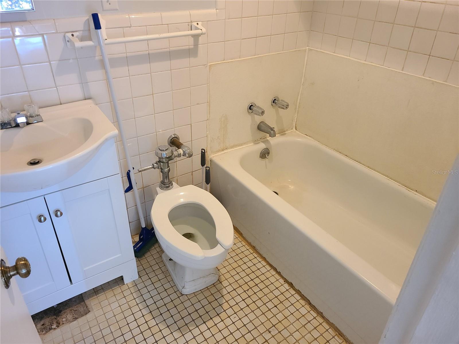 1202 RIDGEWOOD AVE #225, HOLLY HILL, FL, 32117