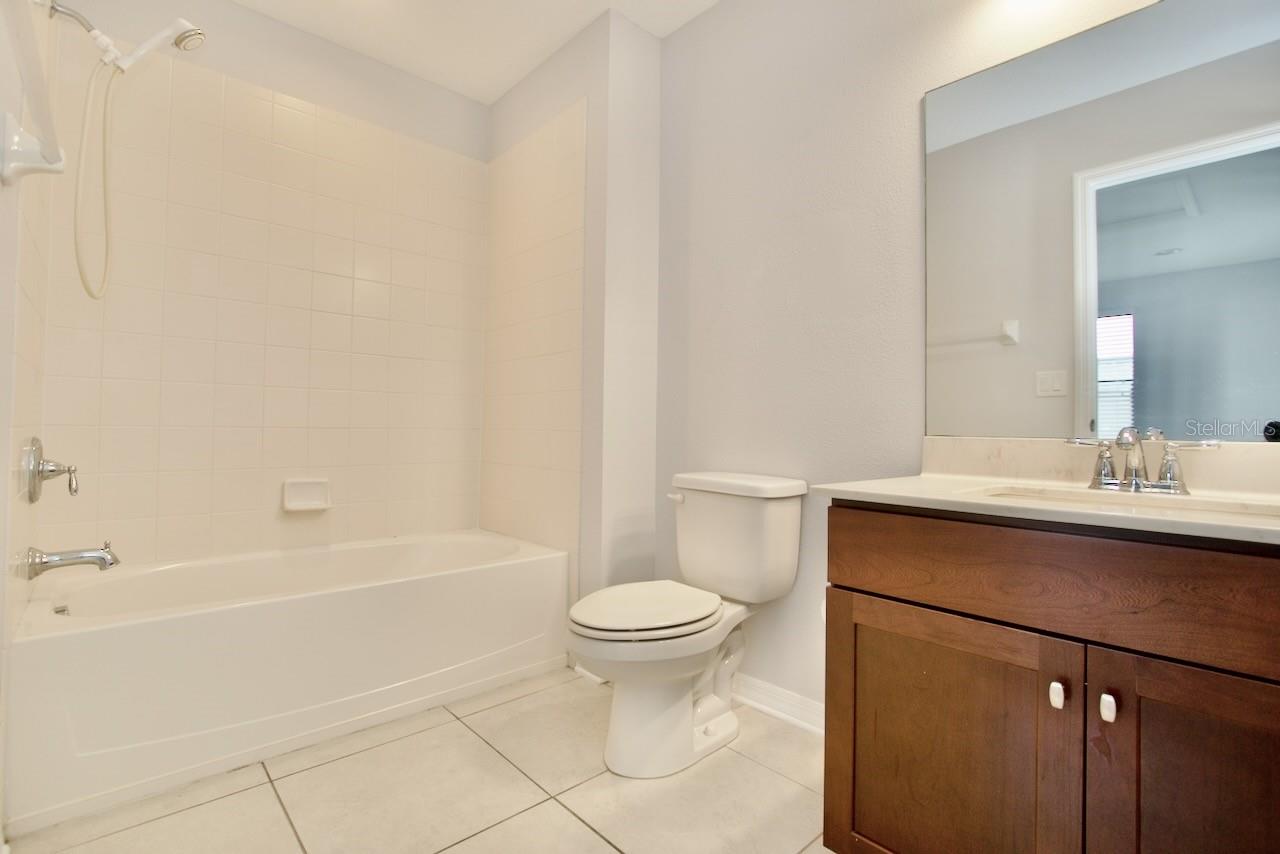 8424 BLUEVINE SKY DR, LAND O LAKES, FL, 34637