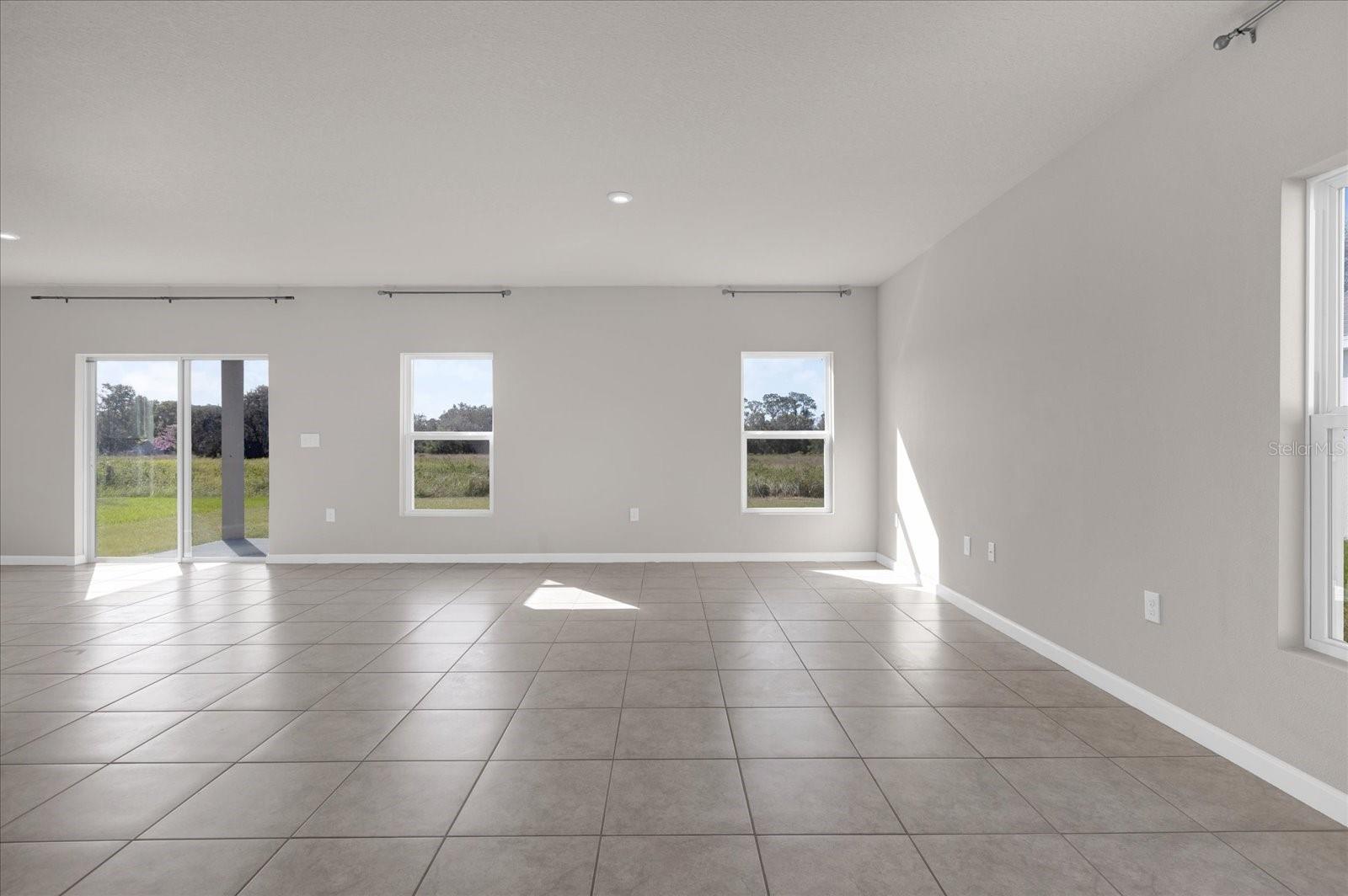 718 EAGLE LANDING BLVD, WINTER HAVEN, FL, 33880