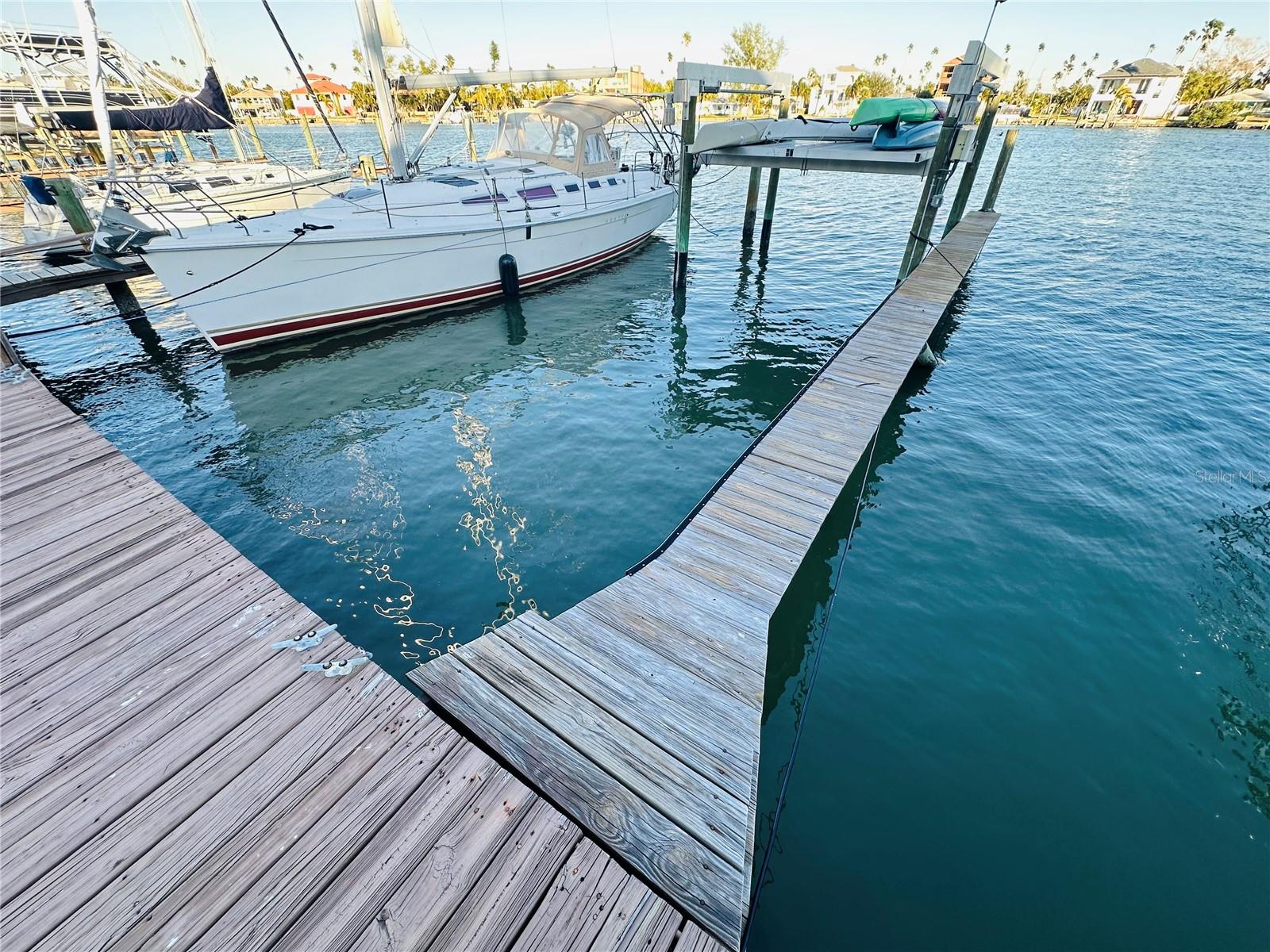 3200 GULF BLVD #204, ST PETE BEACH, FL, 33706