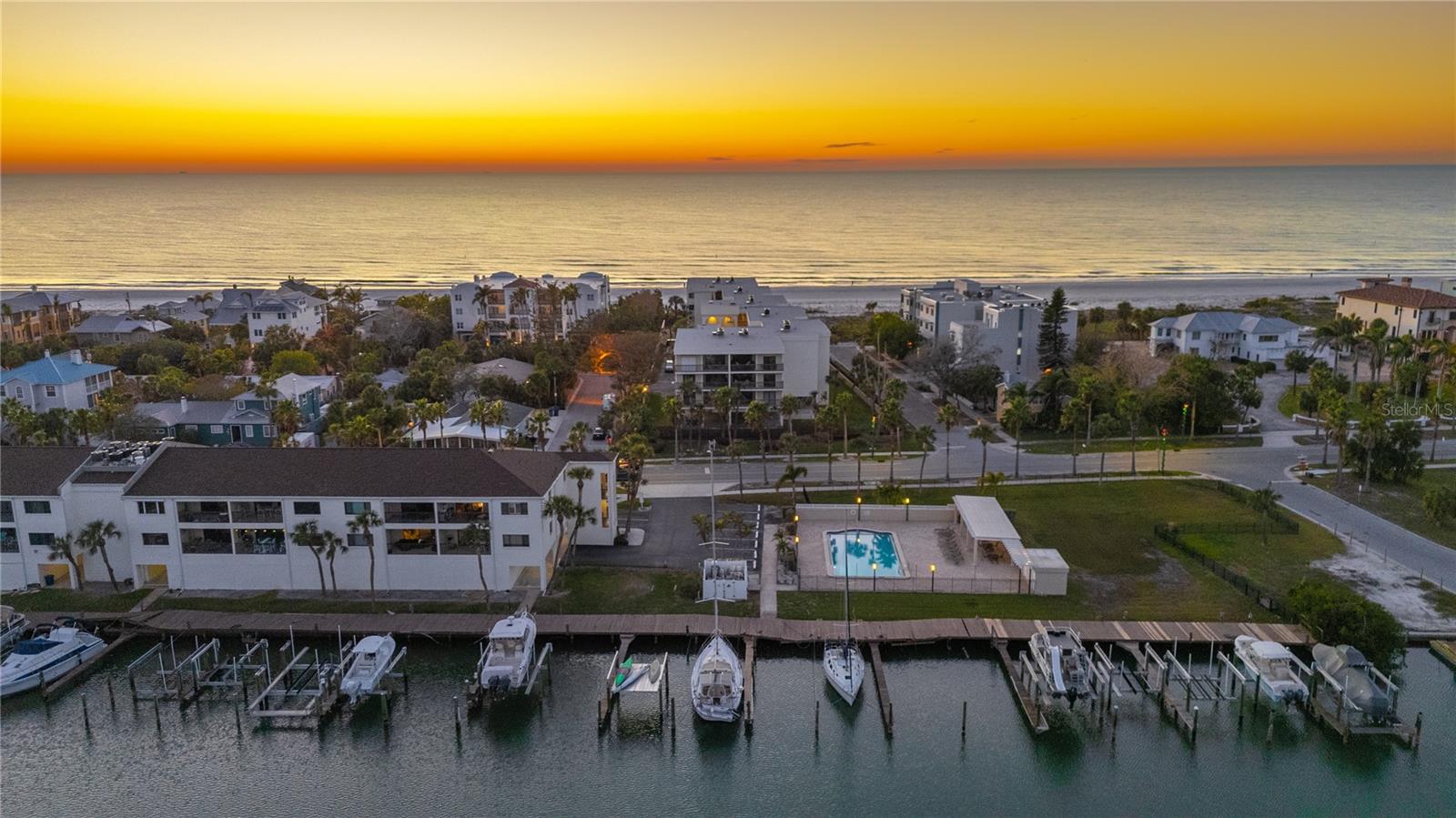 3200 GULF BLVD #204, ST PETE BEACH, FL, 33706