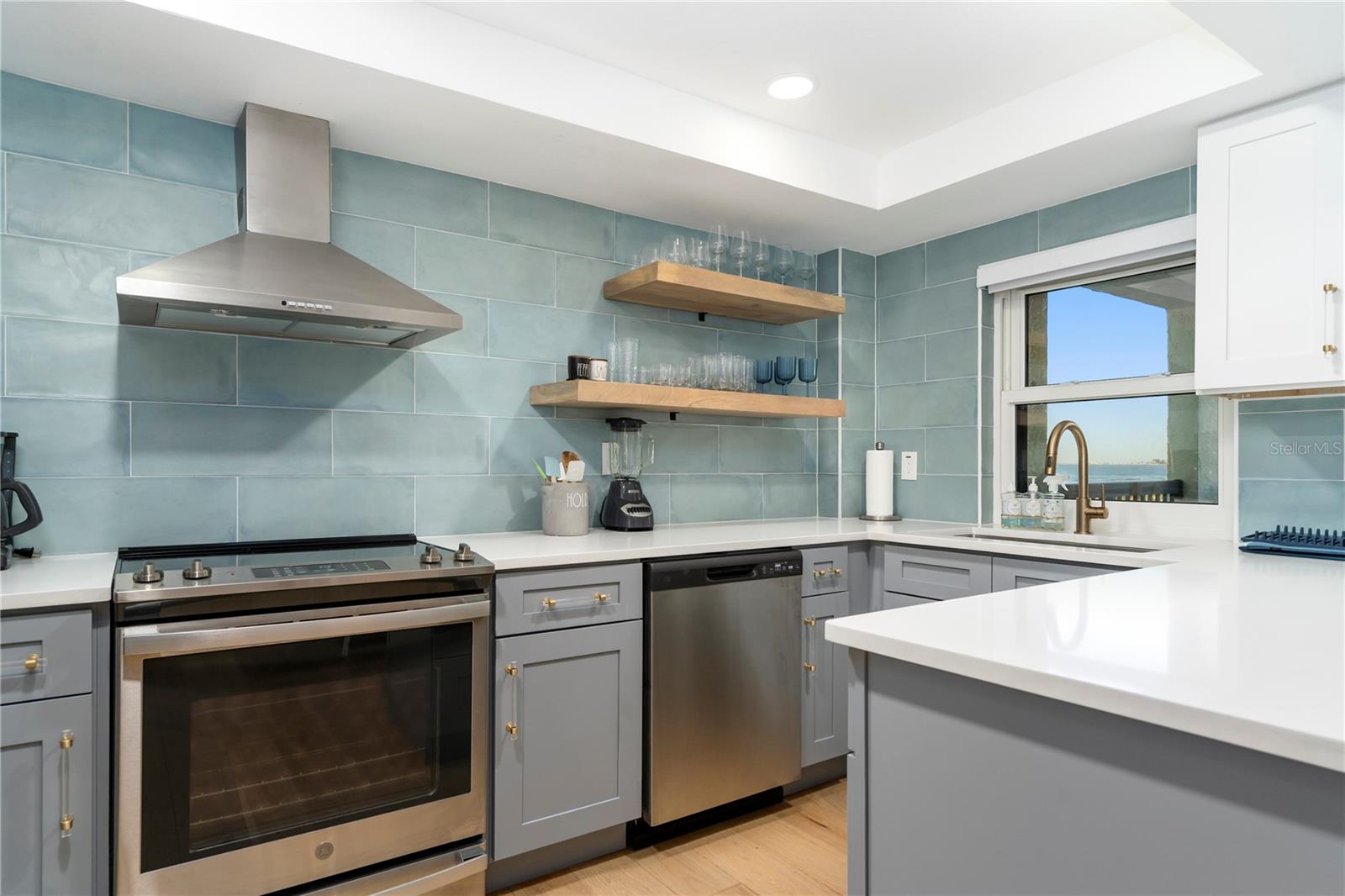 3200 GULF BLVD #204, ST PETE BEACH, FL, 33706