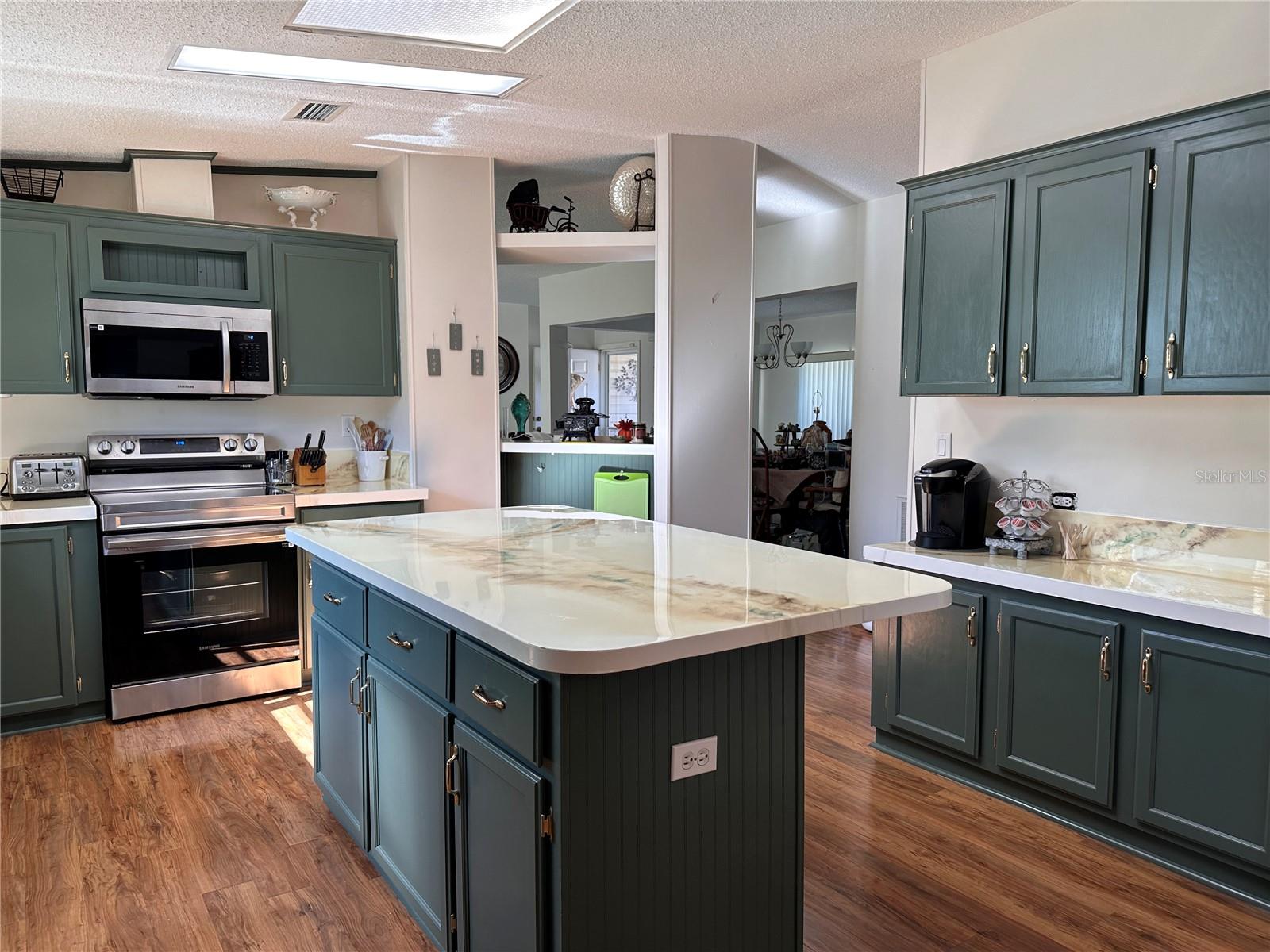 208 SHER LN, DEBARY, FL, 32713