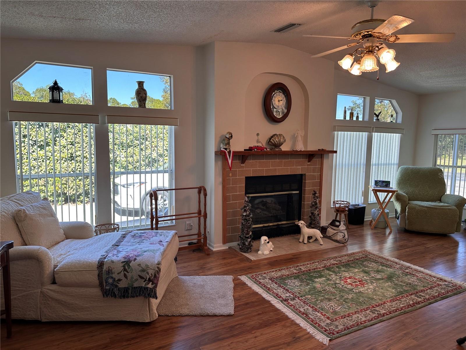 208 SHER LN, DEBARY, FL, 32713