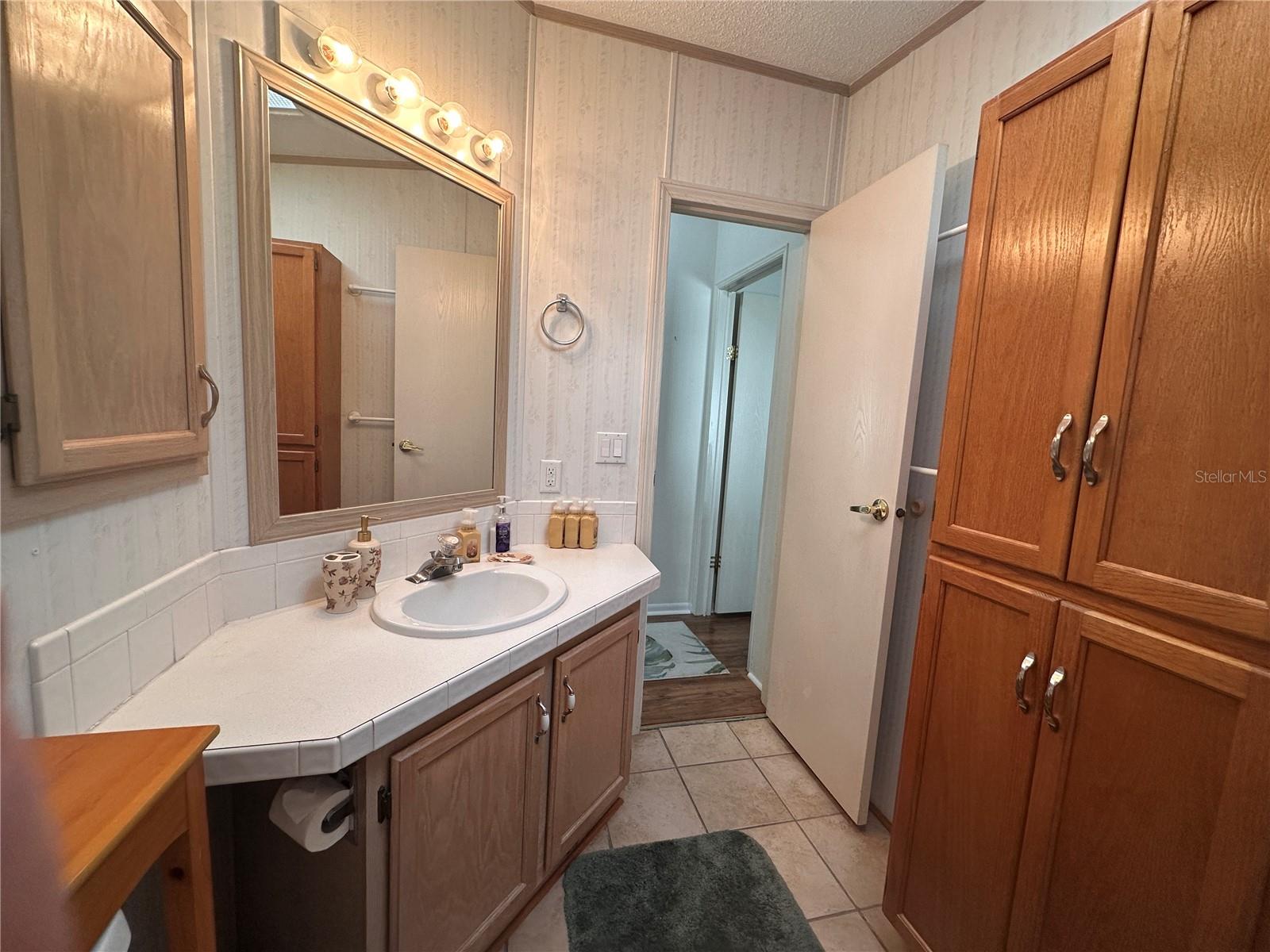 208 SHER LN, DEBARY, FL, 32713
