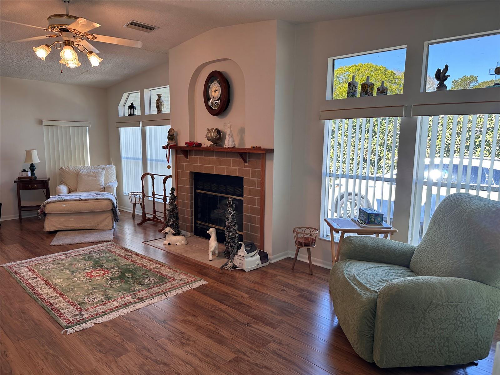 208 SHER LN, DEBARY, FL, 32713
