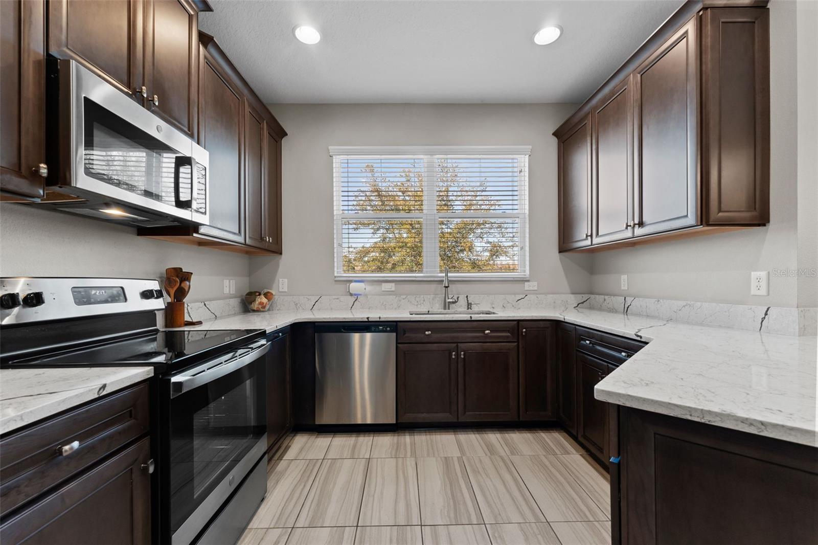 29913 SOUTHWELL LN, WESLEY CHAPEL, FL, 33543