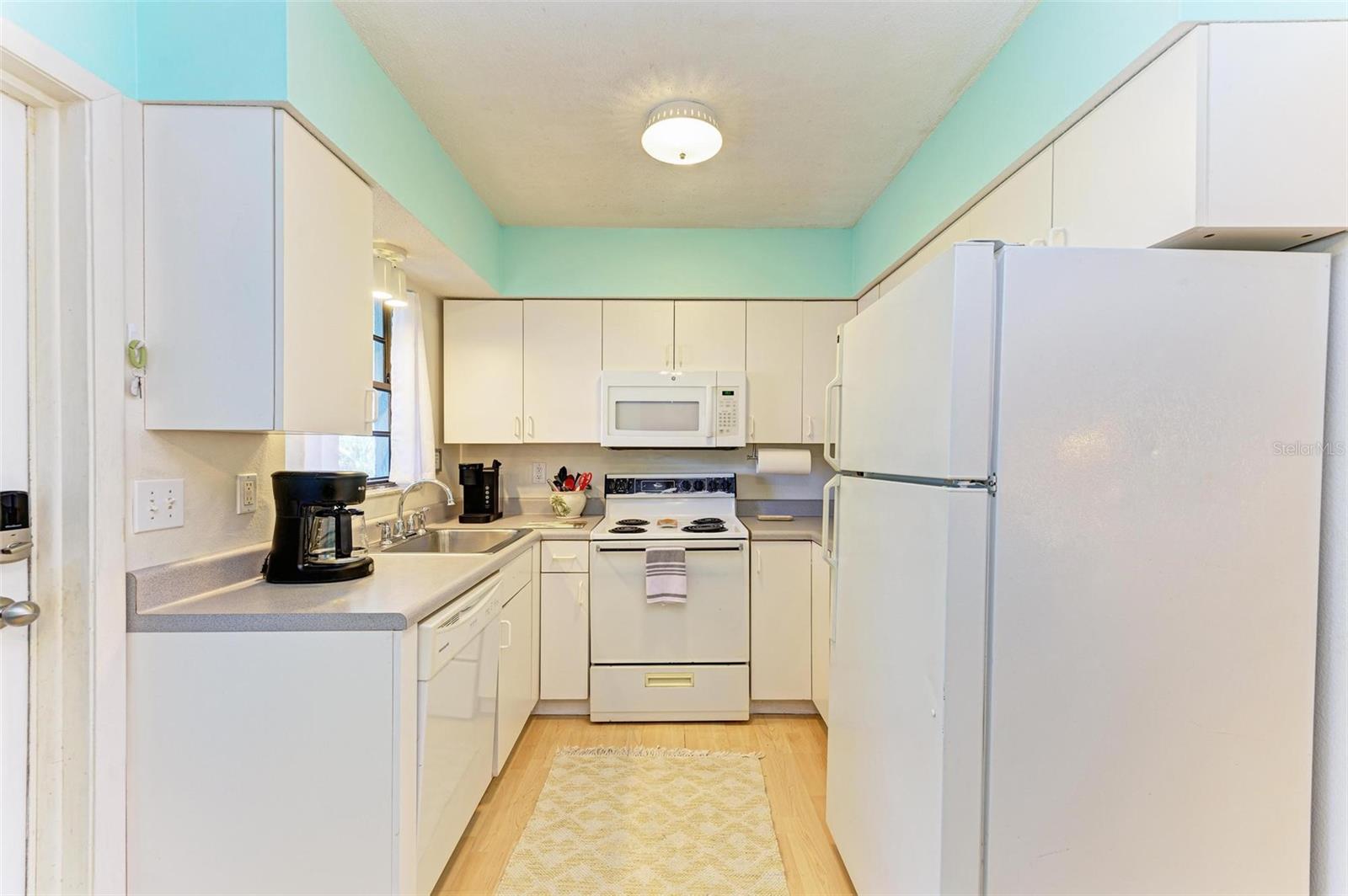 401 SHORE RD, NOKOMIS, FL, 34275