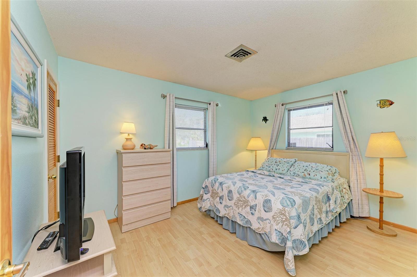 401 SHORE RD, NOKOMIS, FL, 34275