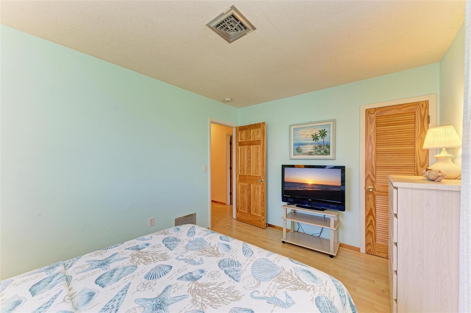 401 SHORE RD, NOKOMIS, FL, 34275