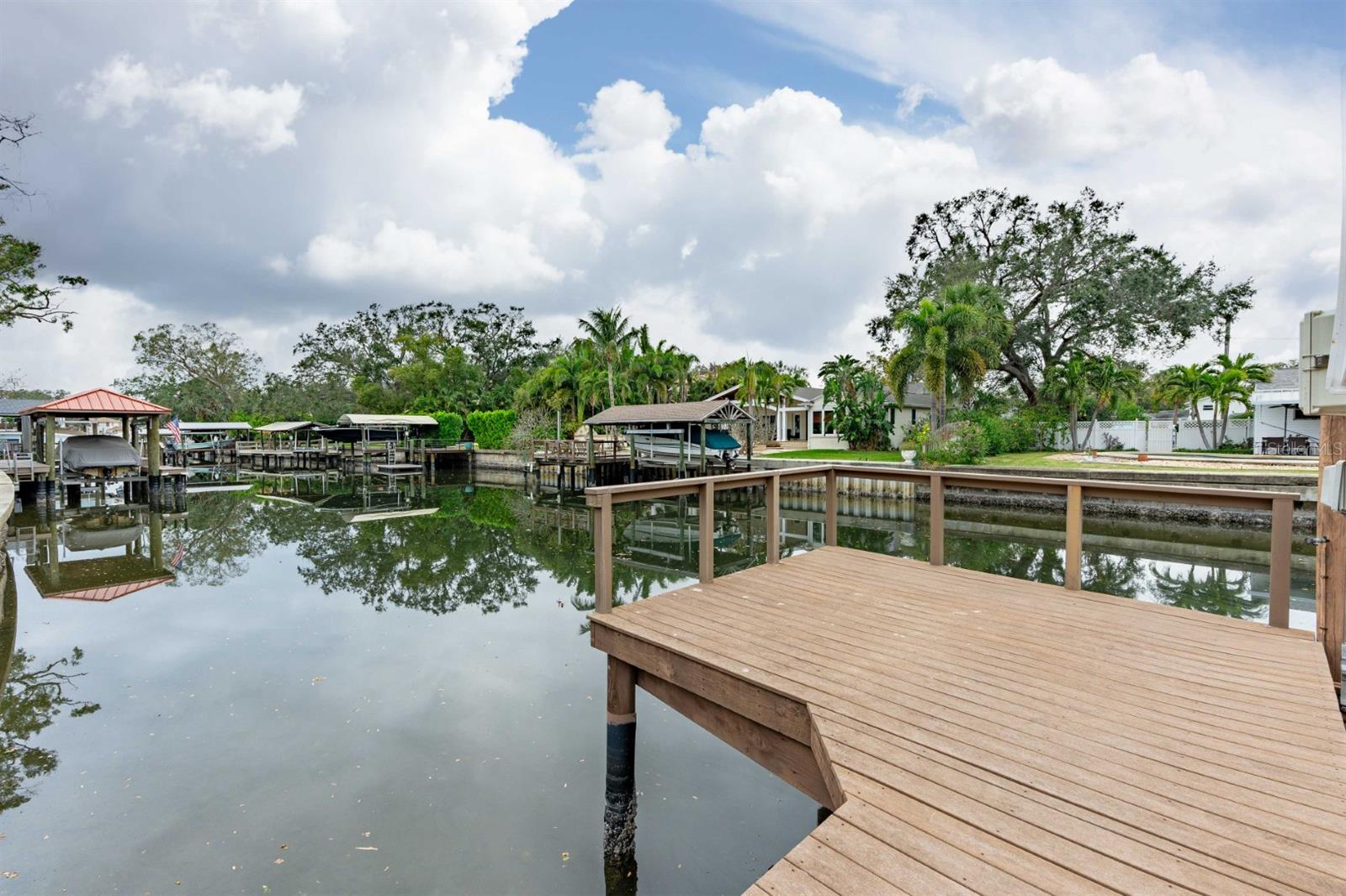 513 SUWANEE CIR, TAMPA, FL, 33606