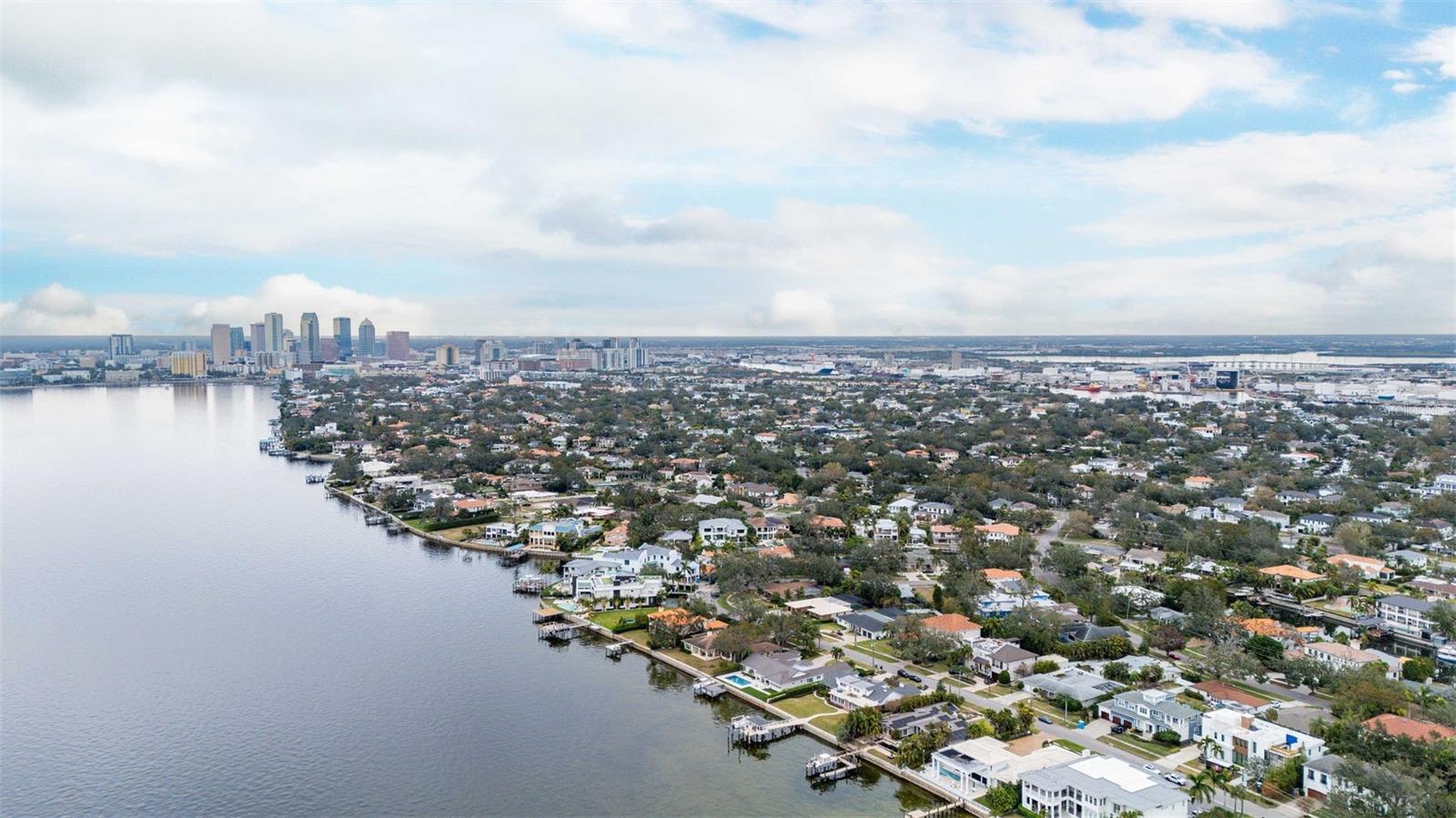 513 SUWANEE CIR, TAMPA, FL, 33606