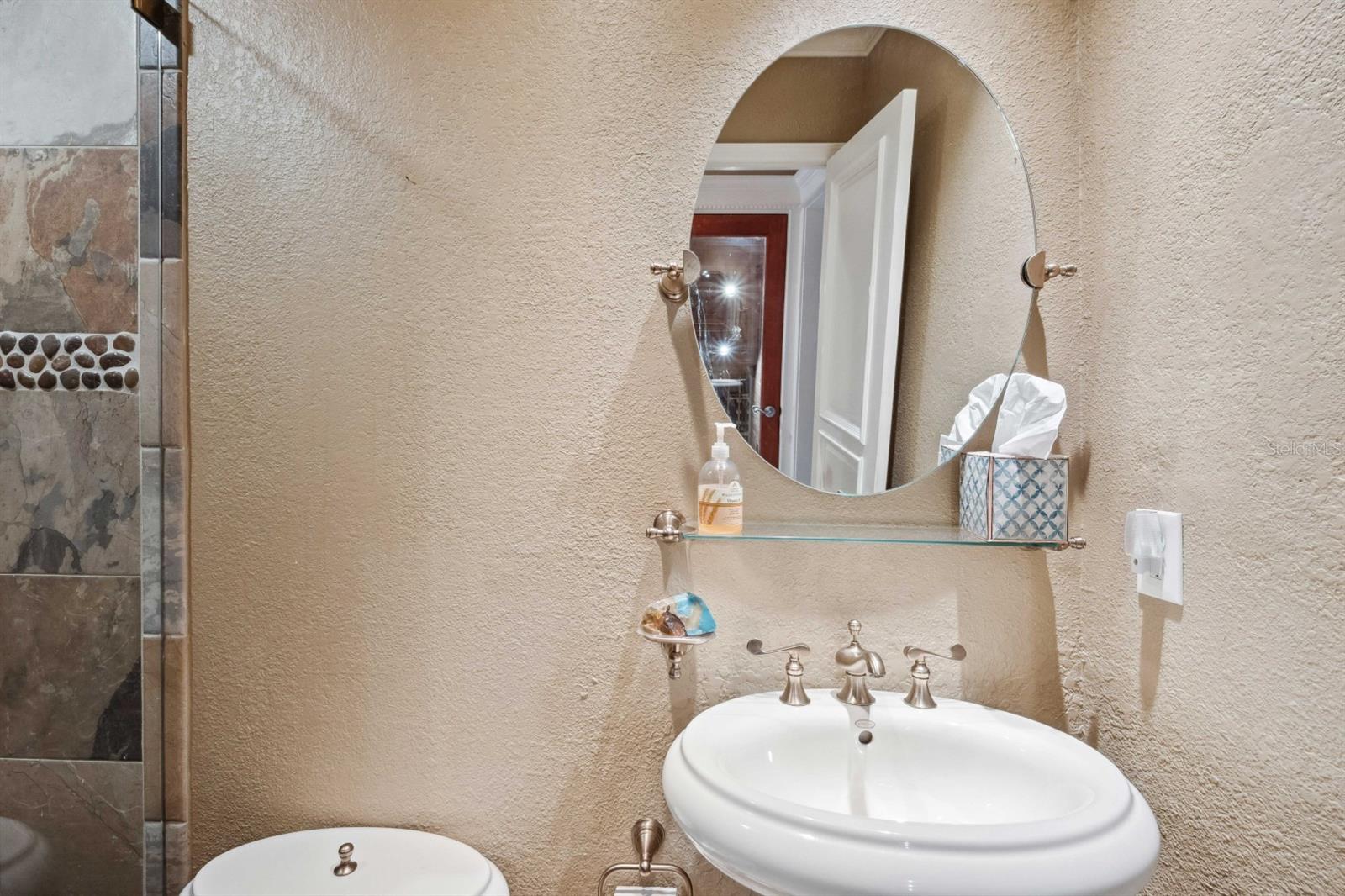 513 SUWANEE CIR, TAMPA, FL, 33606