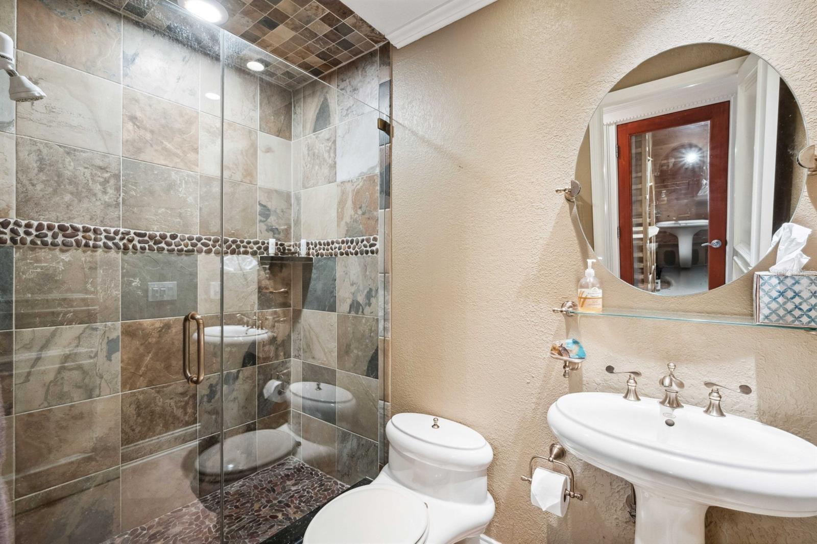 513 SUWANEE CIR, TAMPA, FL, 33606