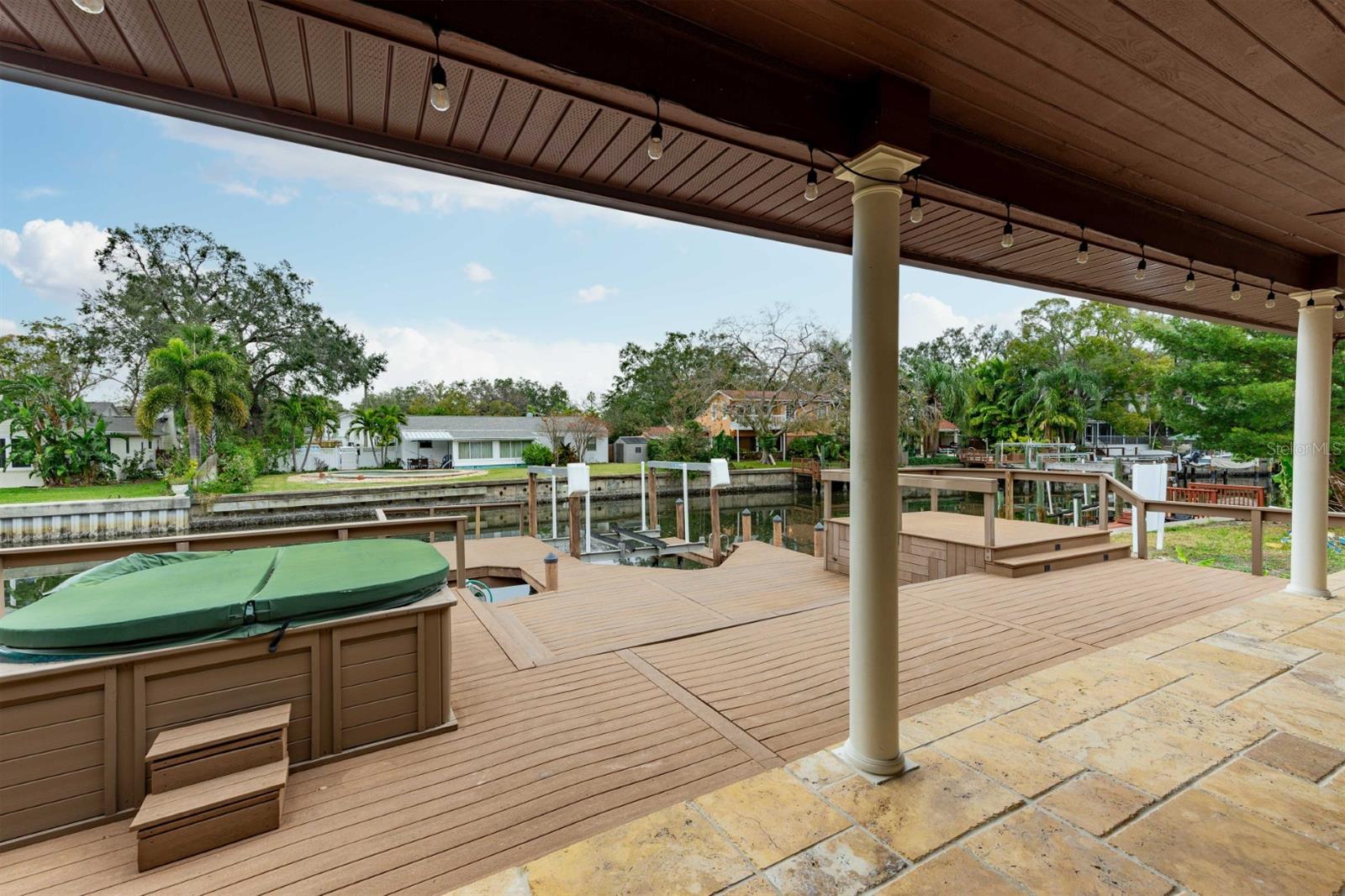 513 SUWANEE CIR, TAMPA, FL, 33606