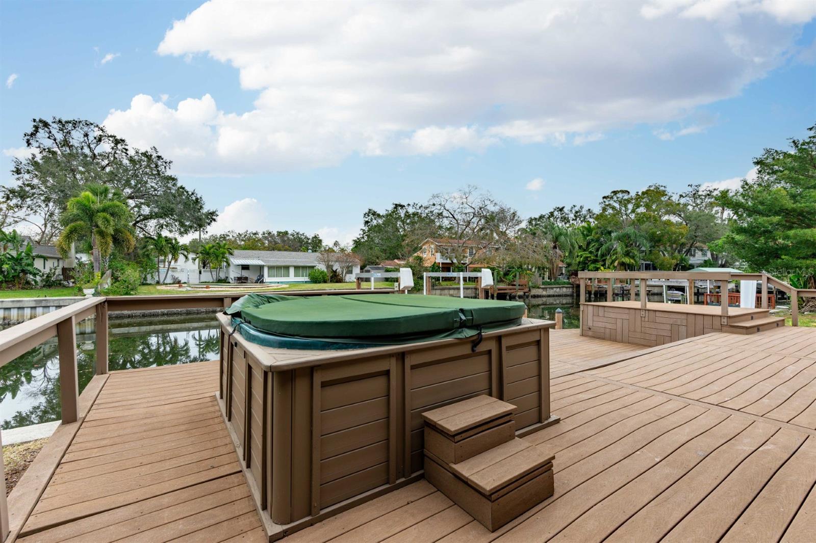 513 SUWANEE CIR, TAMPA, FL, 33606