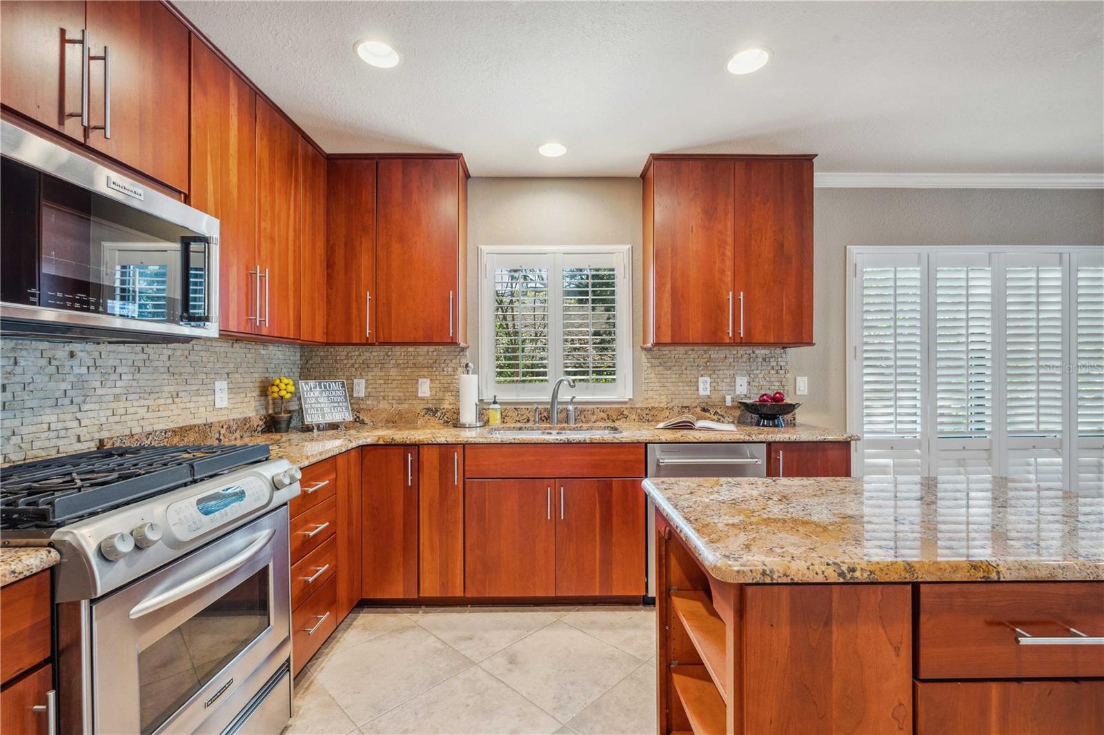 513 SUWANEE CIR, TAMPA, FL, 33606