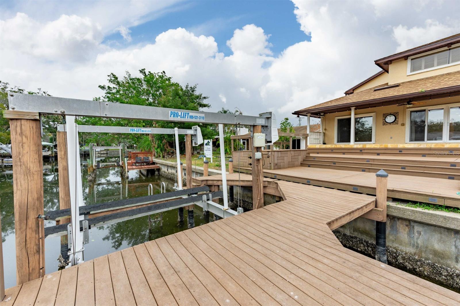 513 SUWANEE CIR, TAMPA, FL, 33606