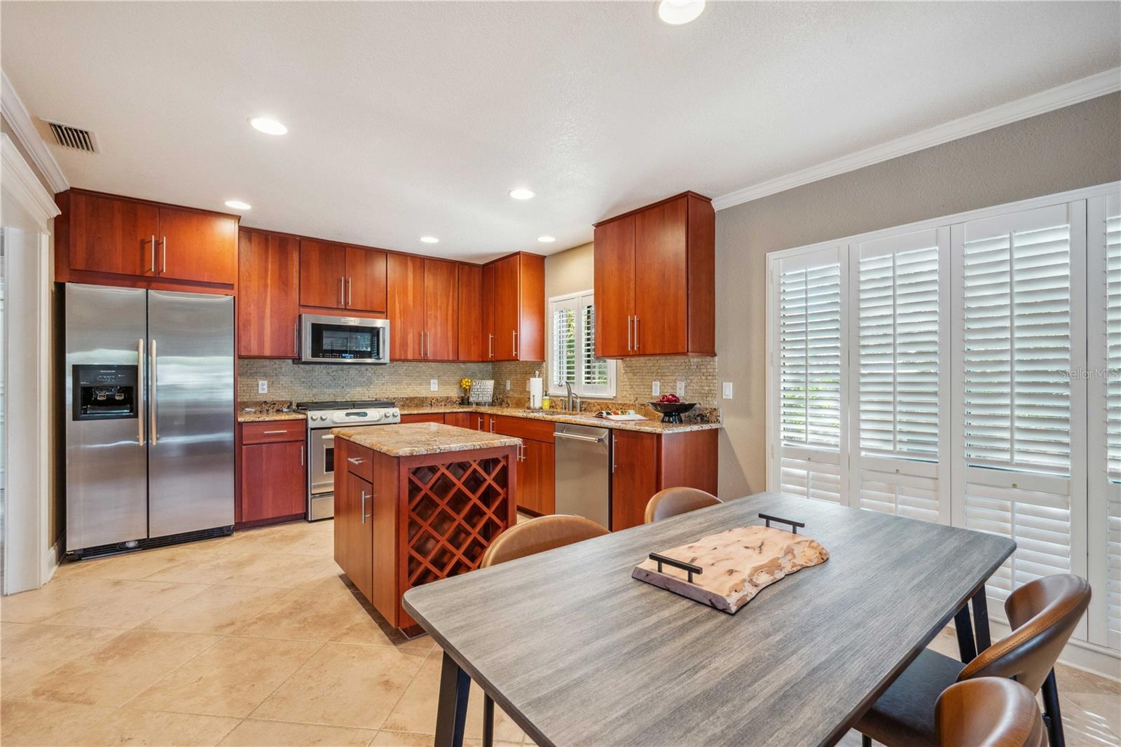 513 SUWANEE CIR, TAMPA, FL, 33606