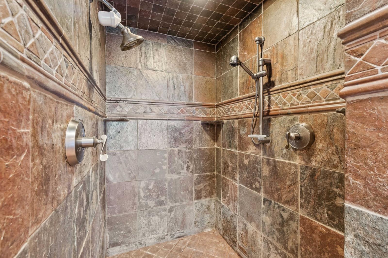 513 SUWANEE CIR, TAMPA, FL, 33606