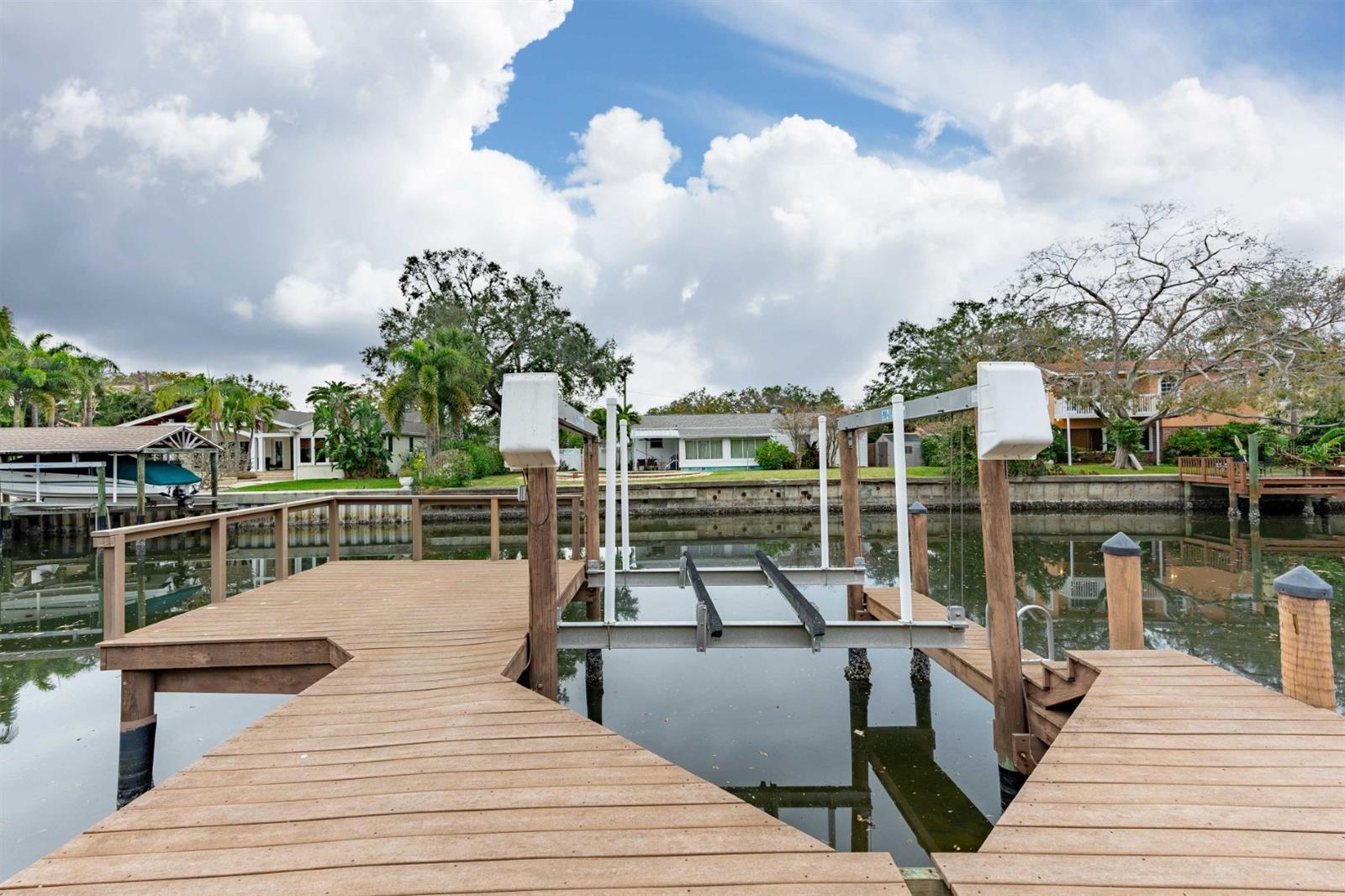 513 SUWANEE CIR, TAMPA, FL, 33606