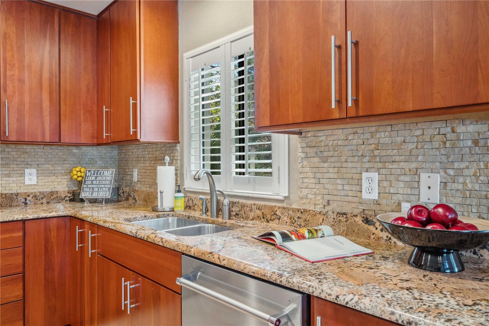 513 SUWANEE CIR, TAMPA, FL, 33606