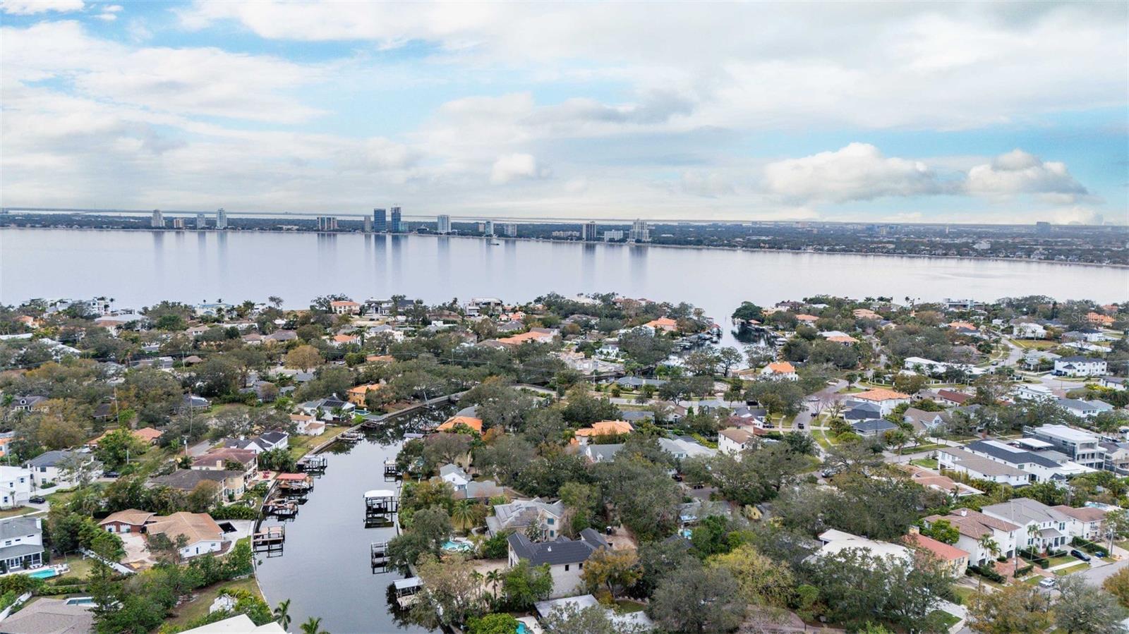 513 SUWANEE CIR, TAMPA, FL, 33606