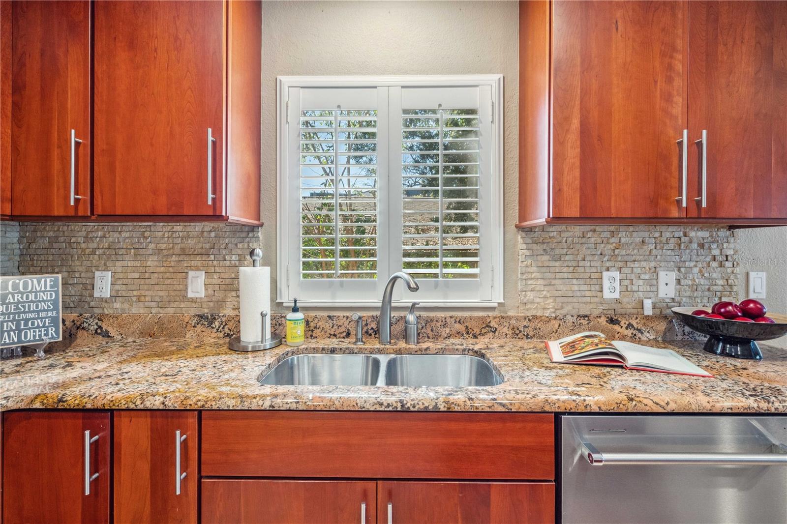 513 SUWANEE CIR, TAMPA, FL, 33606