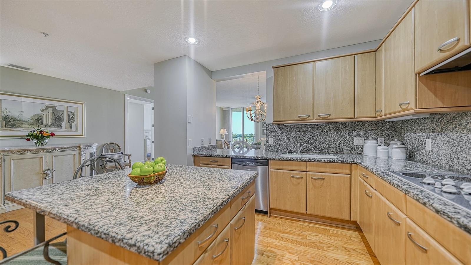 1233 N GULFSTREAM AVE #502, SARASOTA, FL, 34236