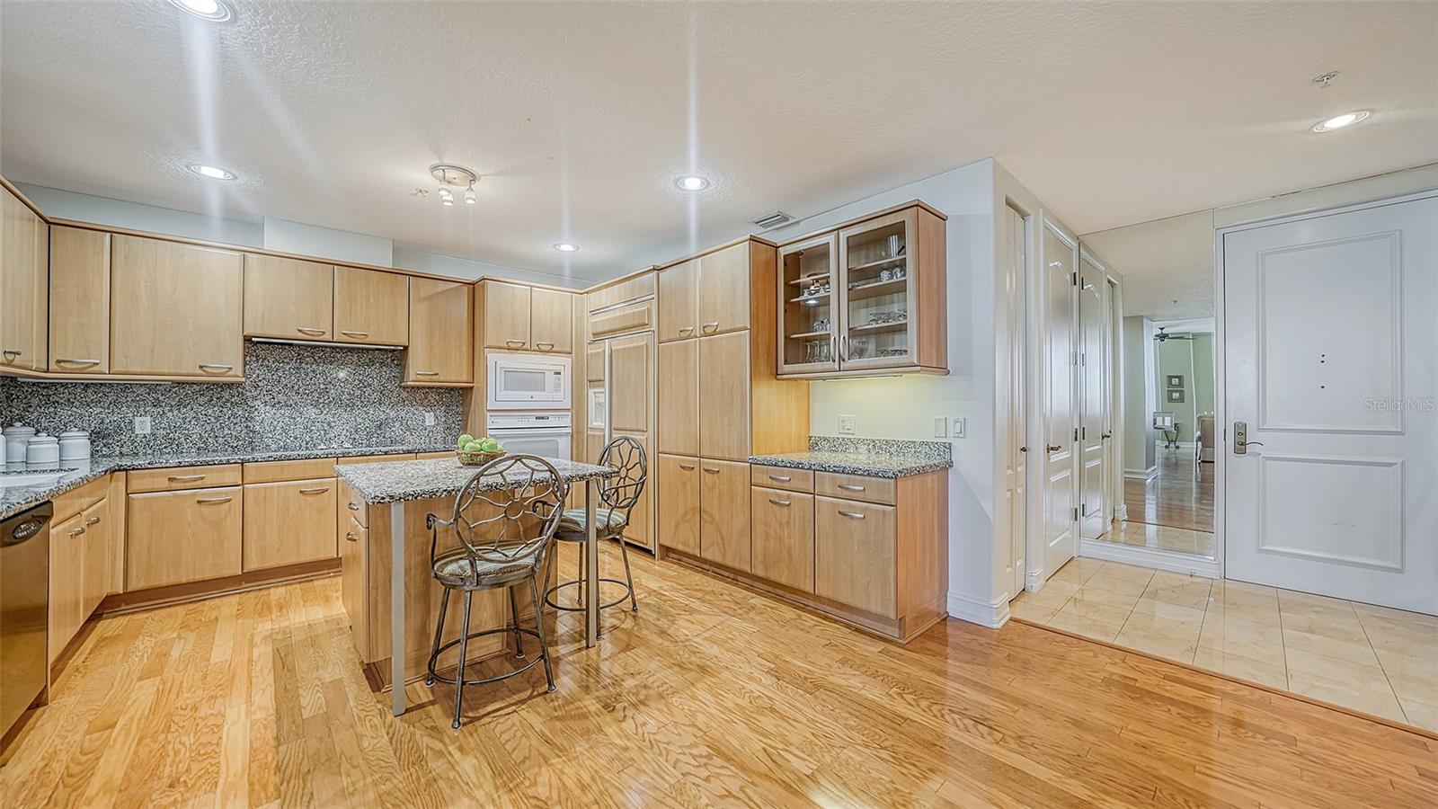 1233 N GULFSTREAM AVE #502, SARASOTA, FL, 34236