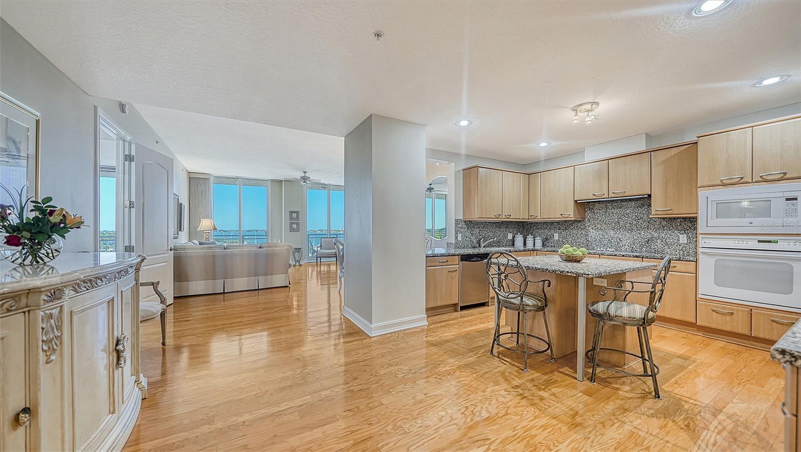 1233 N GULFSTREAM AVE #502, SARASOTA, FL, 34236
