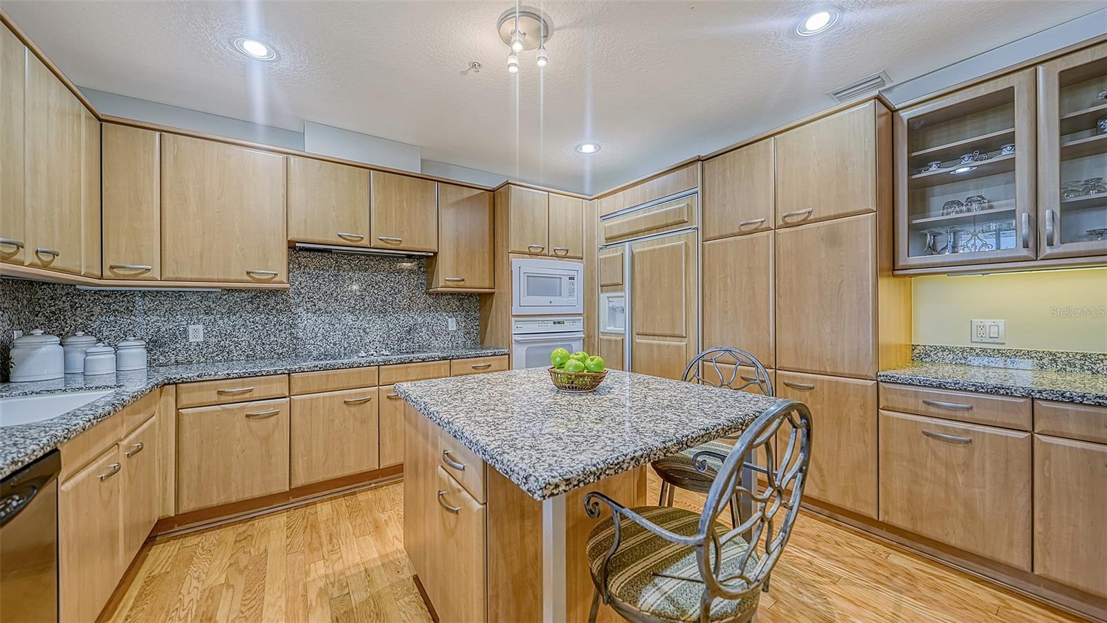 1233 N GULFSTREAM AVE #502, SARASOTA, FL, 34236