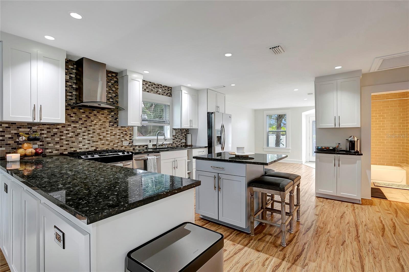 2715 14TH AVE N, ST PETERSBURG, FL, 33713