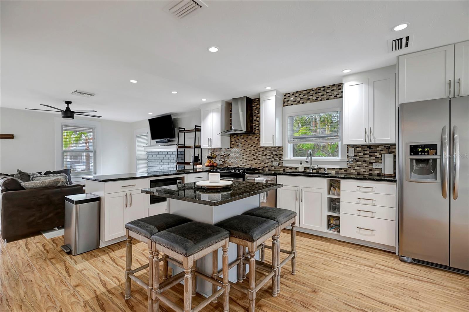 2715 14TH AVE N, ST PETERSBURG, FL, 33713