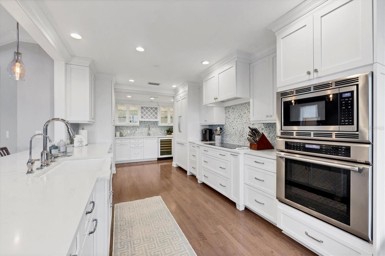 704 S HARBOR DR, BOCA GRANDE, FL, 33921