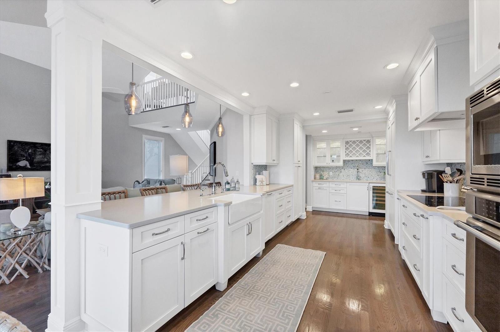 704 S HARBOR DR, BOCA GRANDE, FL, 33921