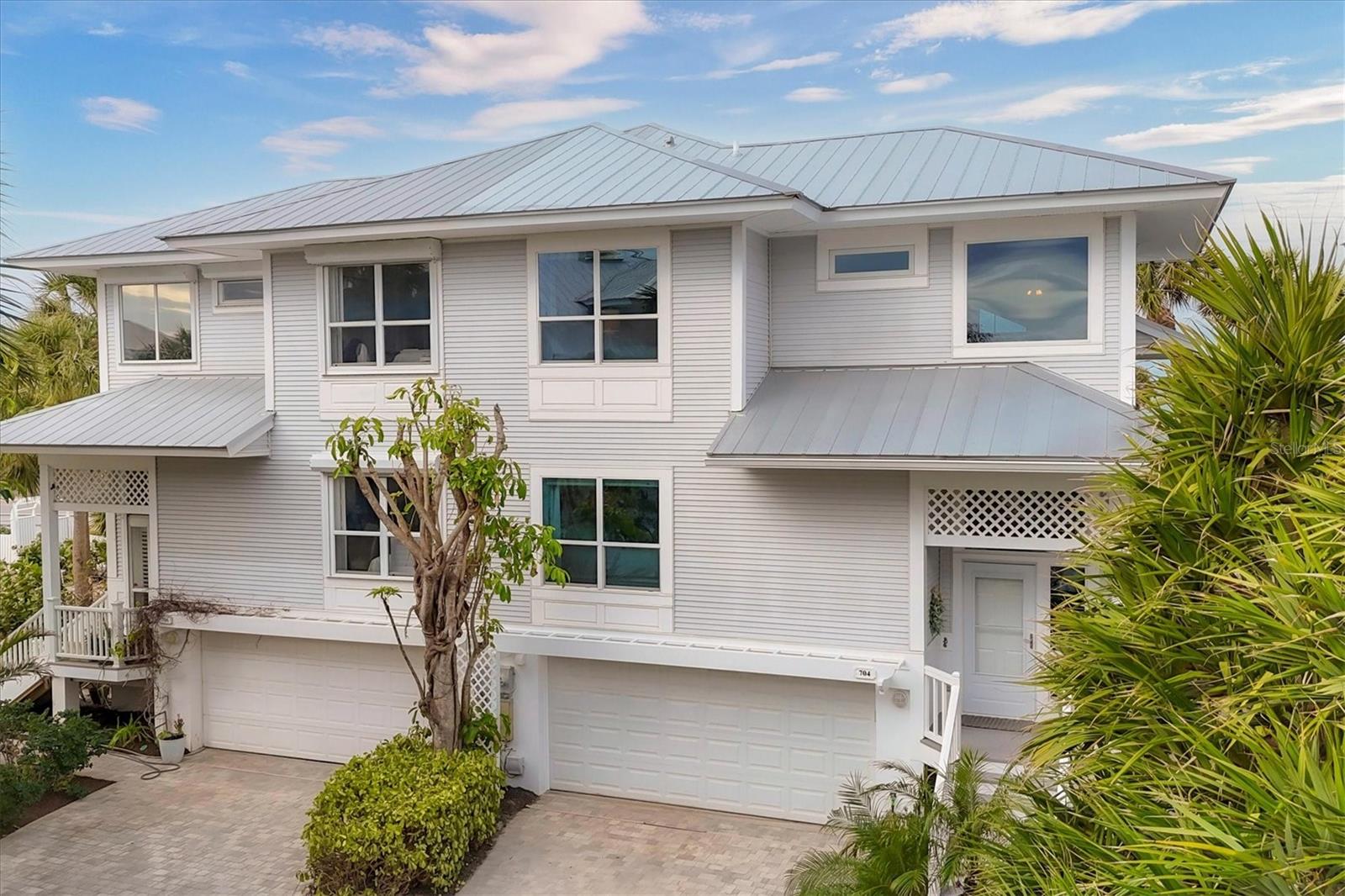 704 S HARBOR DR, BOCA GRANDE, FL, 33921