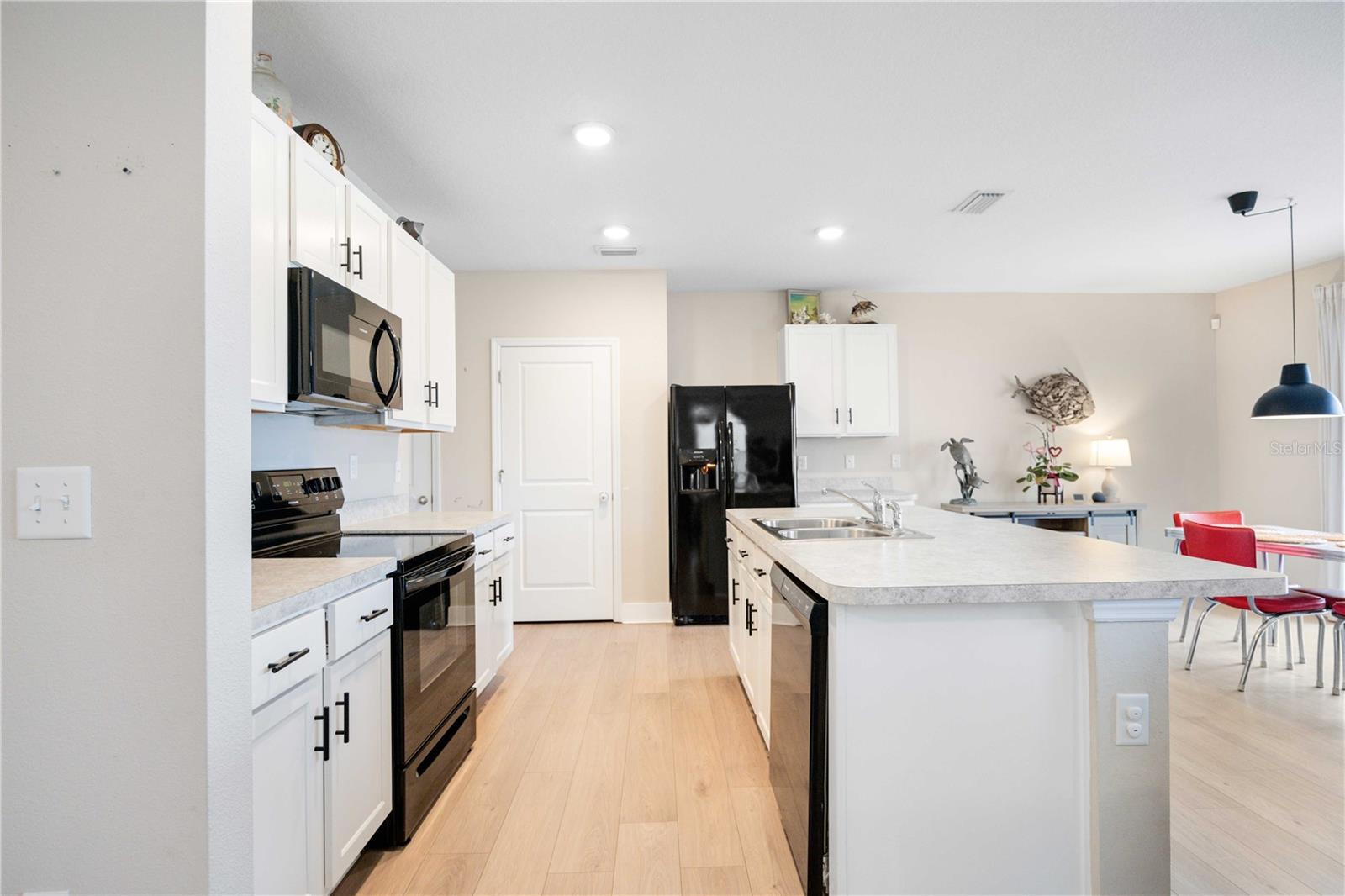 10210 MANGROVE WELL RD, SUN CITY CENTER, FL, 33573