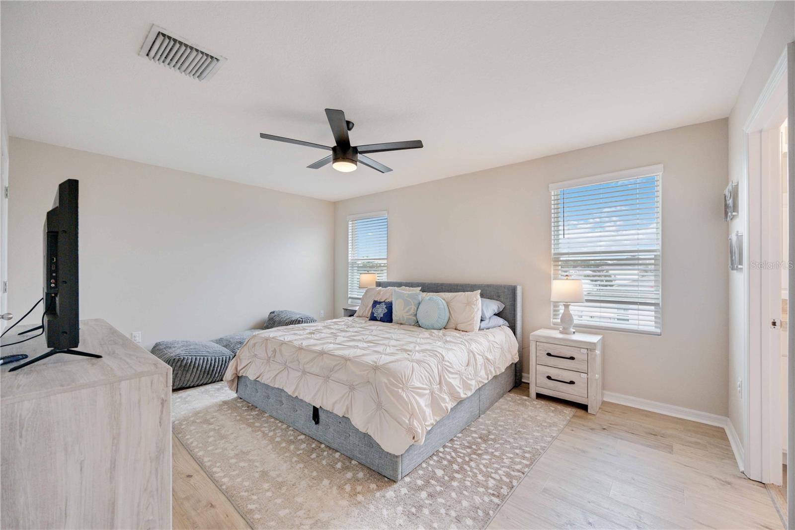 10210 MANGROVE WELL RD, SUN CITY CENTER, FL, 33573