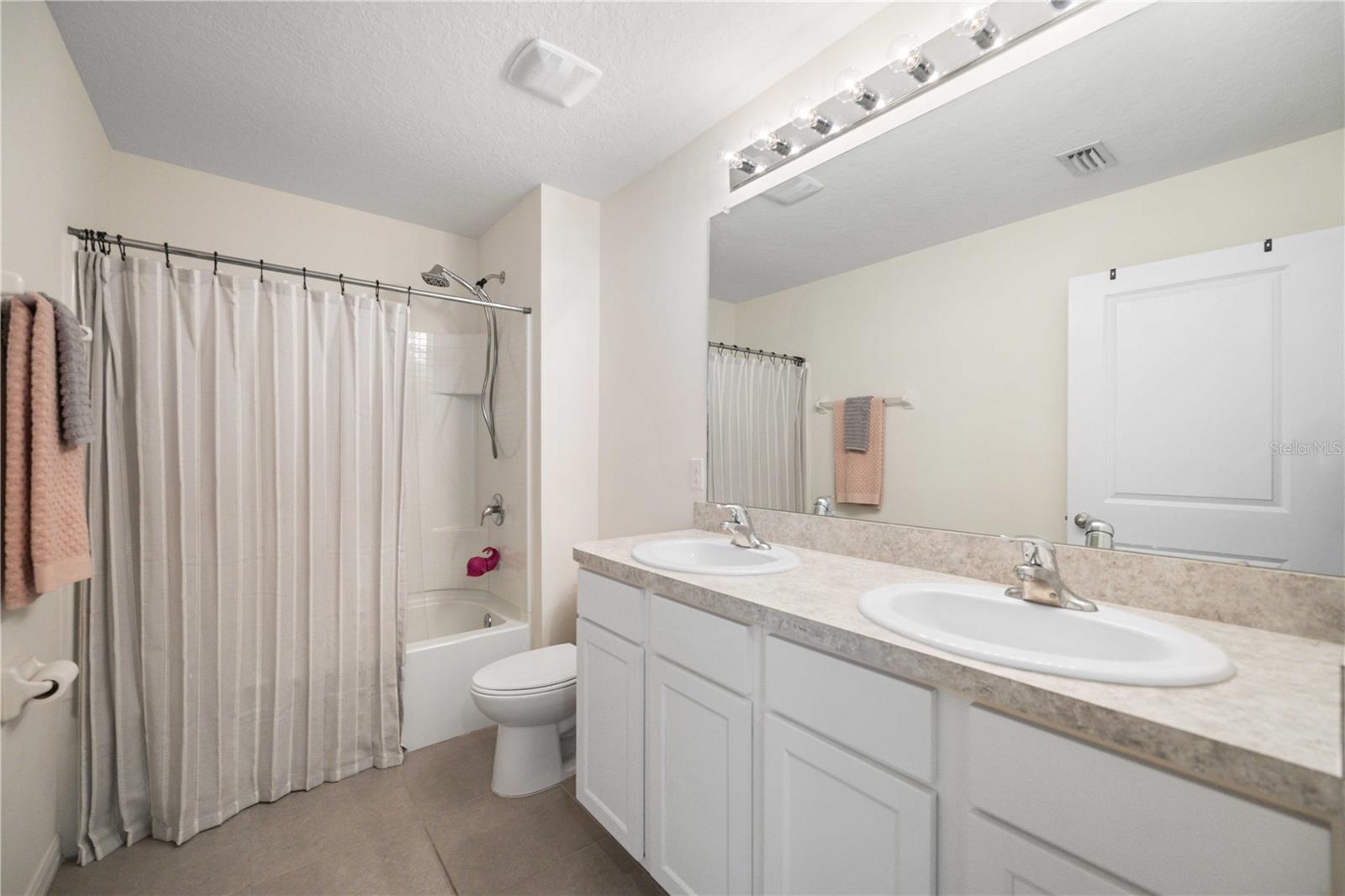 10210 MANGROVE WELL RD, SUN CITY CENTER, FL, 33573