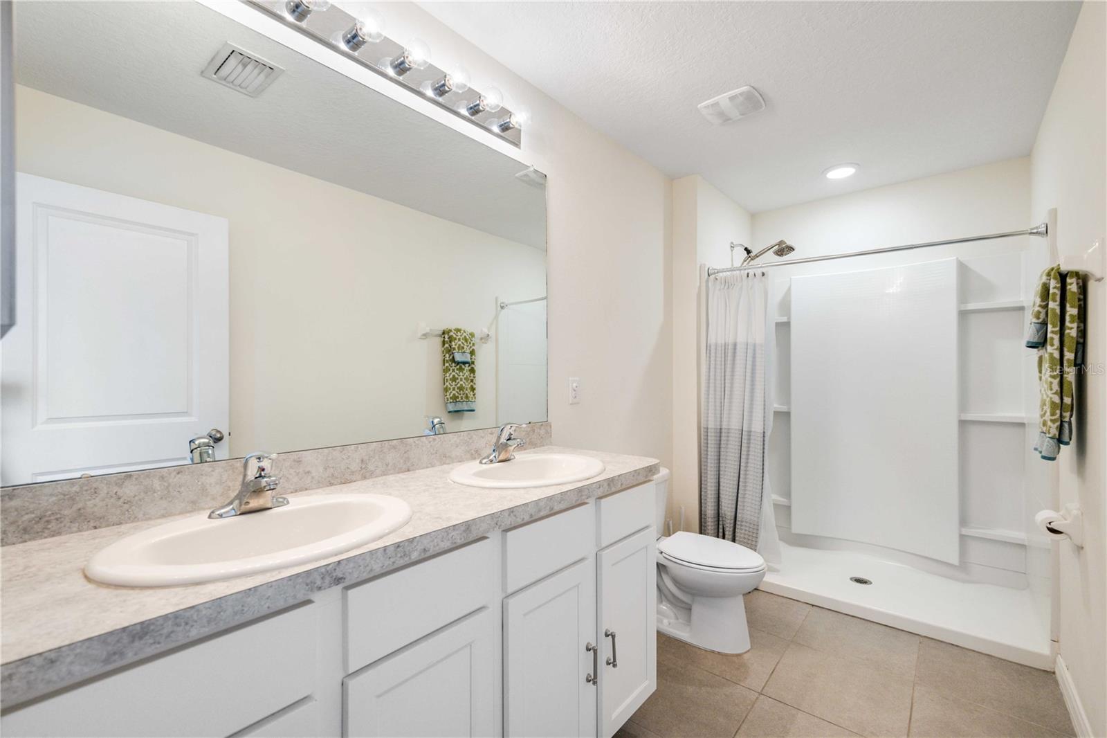 10210 MANGROVE WELL RD, SUN CITY CENTER, FL, 33573